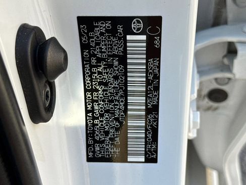 Used 2023 Toyota Corolla SE w/ SE Premium Package FWD image 32