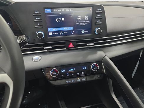 Used 2022 Hyundai Elantra SEL FWD image 20