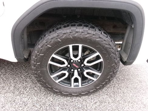 Used 2023 GMC Sierra 1500 AT4 w/ AT4 Premium Package image 10