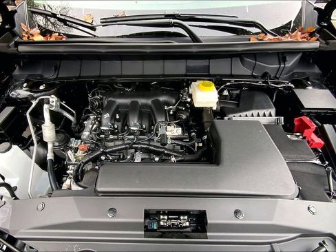 New 2025 Nissan Pathfinder SL image 5