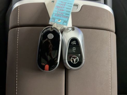 Certified 2023 Mercedes-Benz EQS 580 4MATIC Sedan image 33