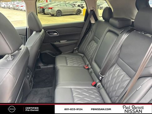 Certified 2025 Nissan Rogue Platinum image 34