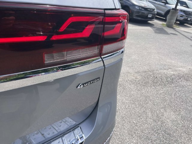 Used 2024 Volkswagen Atlas SEL Premium R-Line AWD/4WD image 7