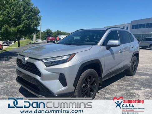 Used 2024 Toyota RAV4 SE AWD/4WD image 1