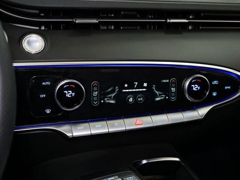 Used 2025 Genesis GV70 3.5T Sport w/ Sport Prestige Package image 23