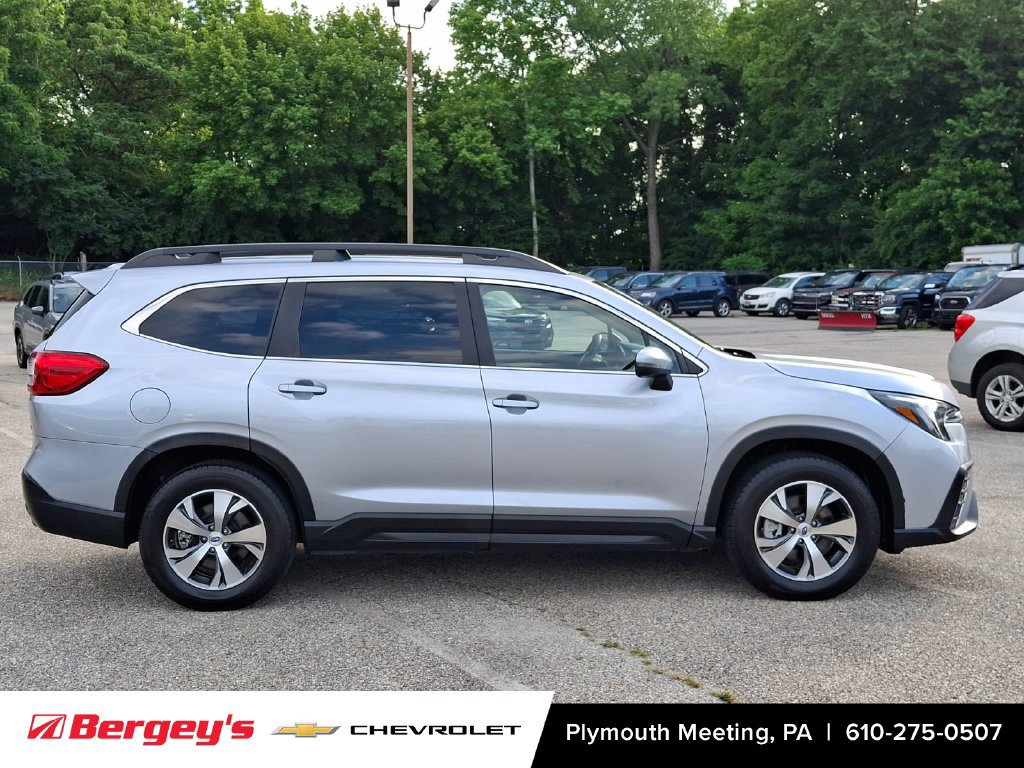 Used 2023 Subaru Ascent Premium AWD/4WD image 9