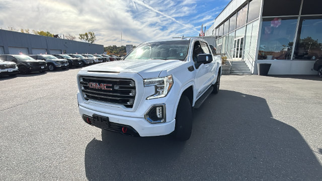 Certified 2022 GMC Sierra 1500 AT4 w/ AT4 Premium Package AWD/4WD image 3