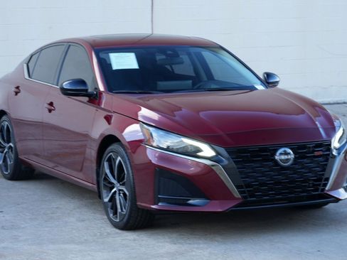 Used 2024 Nissan Altima 2.5 SR w/ SR Premium Package FWD image 50