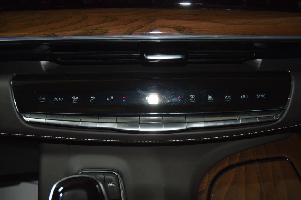 Used 2024 Cadillac Escalade Sport Platinum w/ Heavy-Duty Trailer Package AWD/4WD image 35