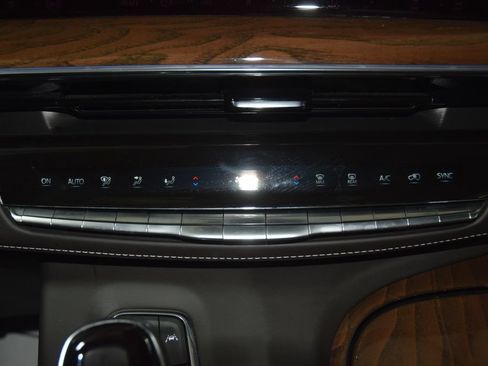 Used 2024 Cadillac Escalade Sport Platinum w/ Heavy-Duty Trailer Package AWD/4WD image 35