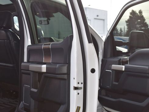 Used 2022 Ford F250 Lariat w/ Black Appearance Package image 24