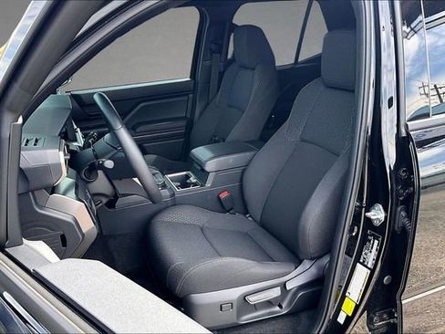 Used 2025 Toyota 4Runner SR5 AWD/4WD image 24