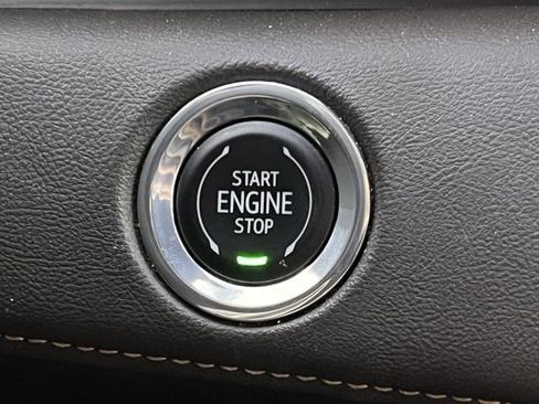 Certified 2023 Cadillac Escalade Premium Luxury w/ Performance Package image 20