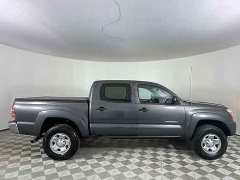 Used 2013 Toyota Tacoma PreRunner w/ SR5 Pkg RWD image 2
