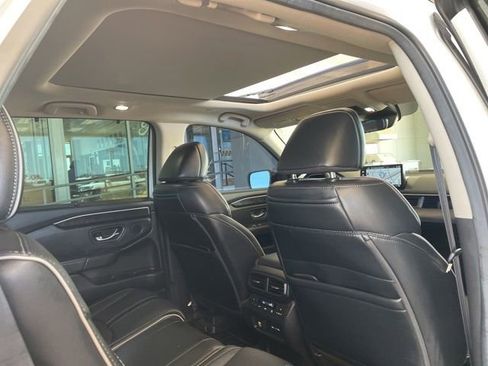 Used 2025 Honda Pilot Elite image 11