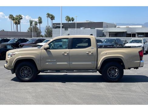 Used 2018 Toyota Tacoma SR5 RWD image 3