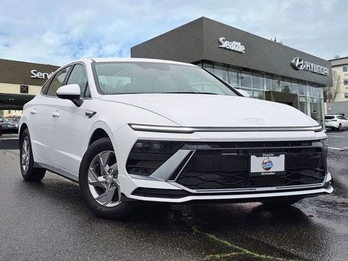 New 2025 Hyundai Sonata SE image 1