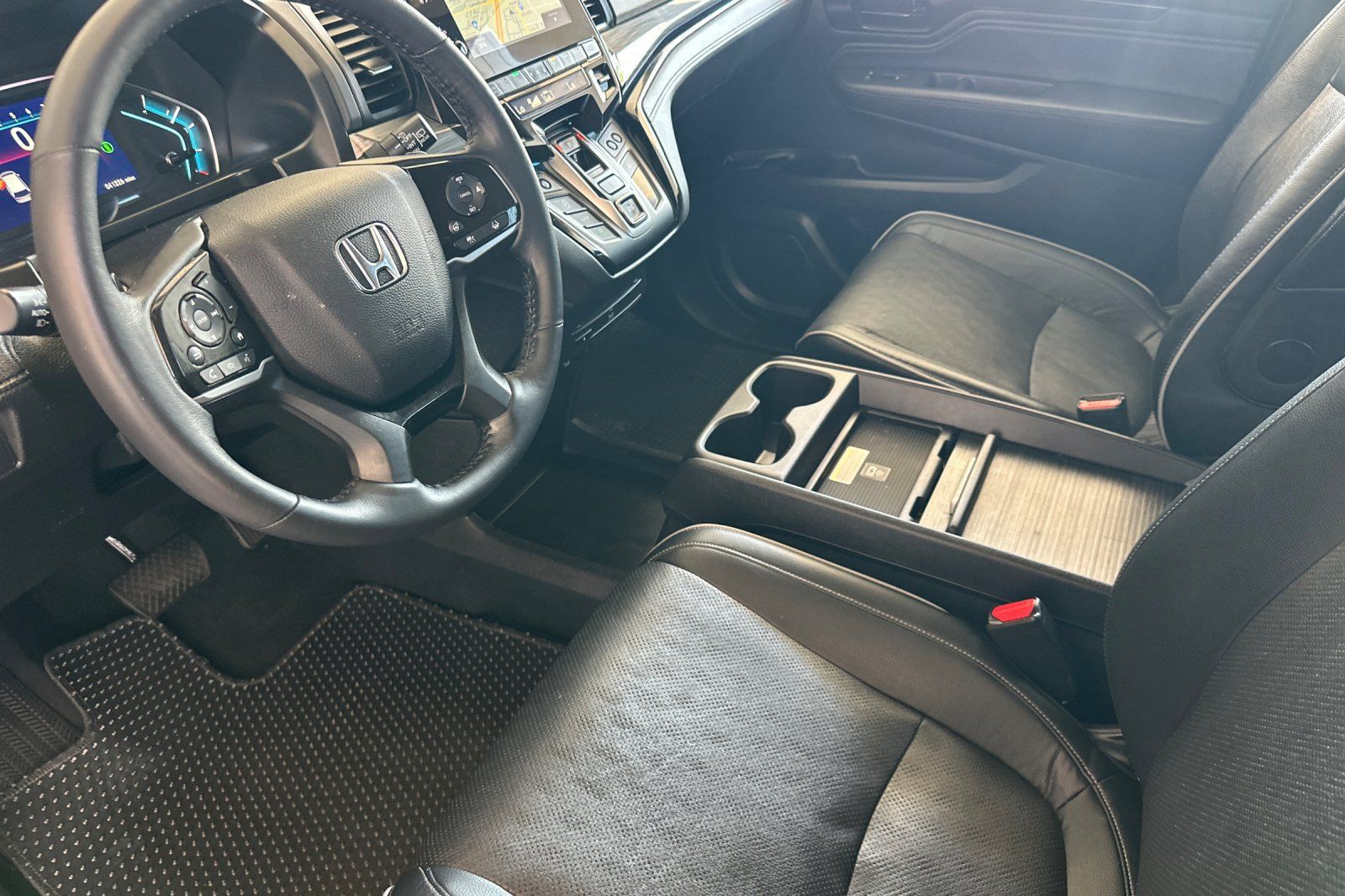 Used 2024 Honda Odyssey Elite image 7