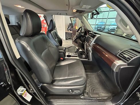 Used 2017 Toyota 4Runner Limited AWD/4WD image 44