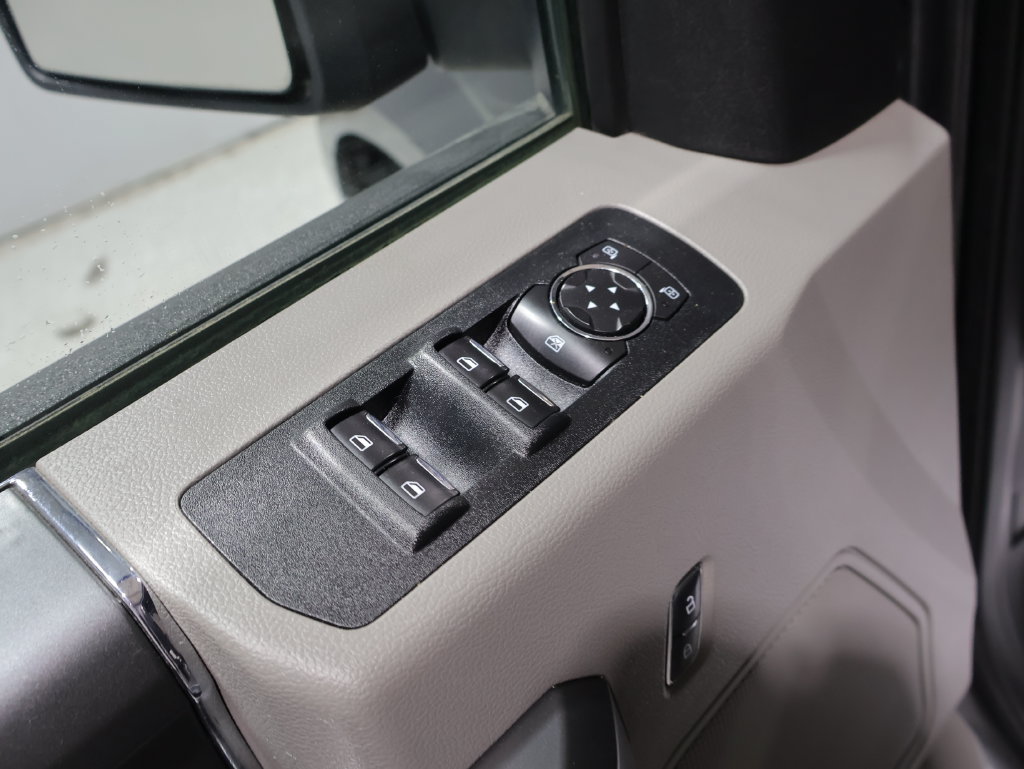 Used 2019 Ford F150 XLT w/ Equipment Group 302A Luxury AWD/4WD image 13