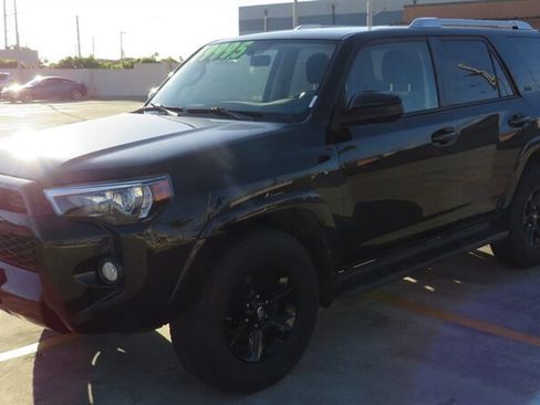 Used 2016 Toyota 4Runner SR5 RWD image 4