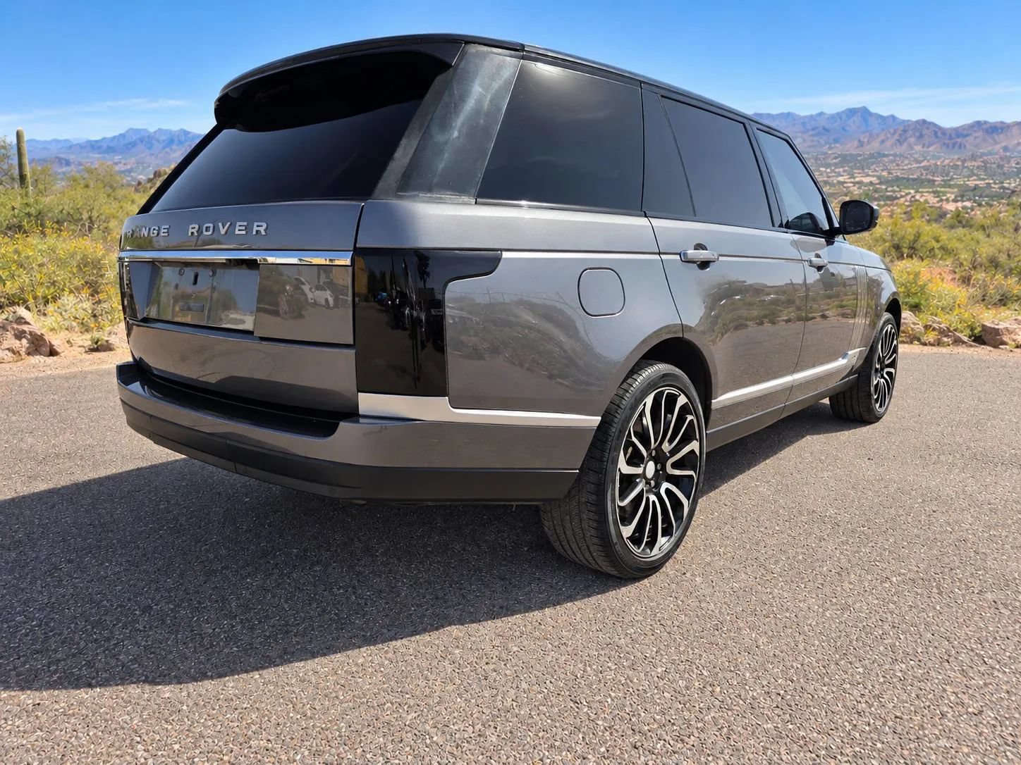 Used 2017 Land Rover Range Rover Long Wheelbase Supercharged AWD/4WD image 5
