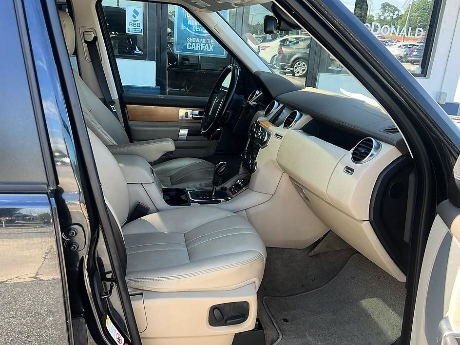 Used 2011 Land Rover LR4 HSE AWD/4WD image 37