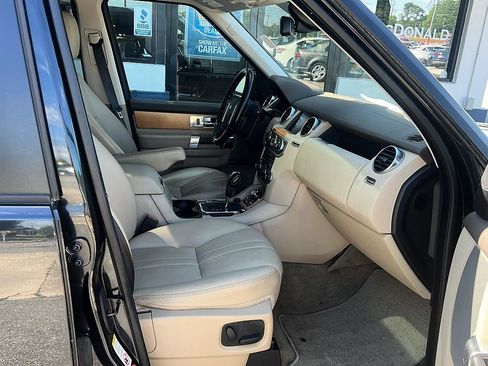 Used 2011 Land Rover LR4 HSE AWD/4WD image 37