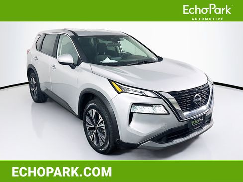 Used 2023 Nissan Rogue SV image 1