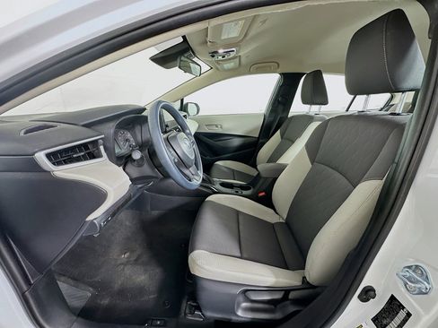 Used 2025 Toyota Corolla LE image 13