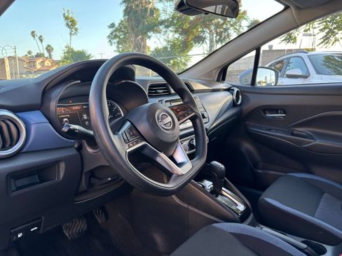 Used 2025 Nissan Versa SV FWD image 33