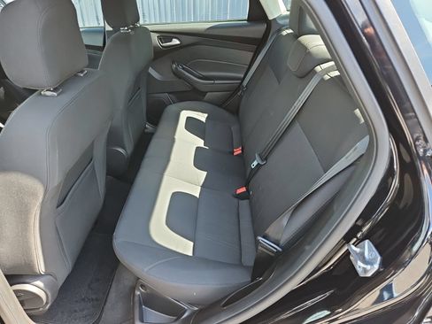 Used 2016 Ford Focus SE FWD image 12