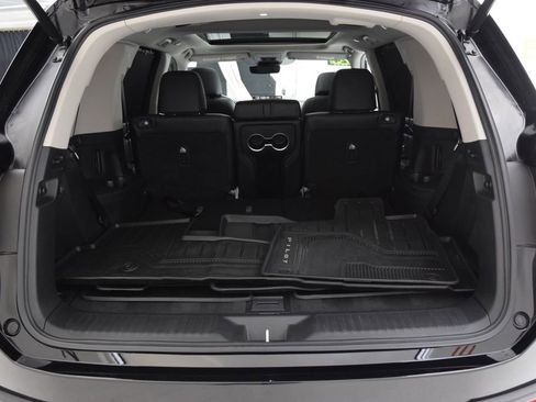 Used 2024 Honda Pilot Touring image 28