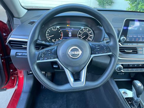 Used 2025 Nissan Altima 2.5 SV image 29