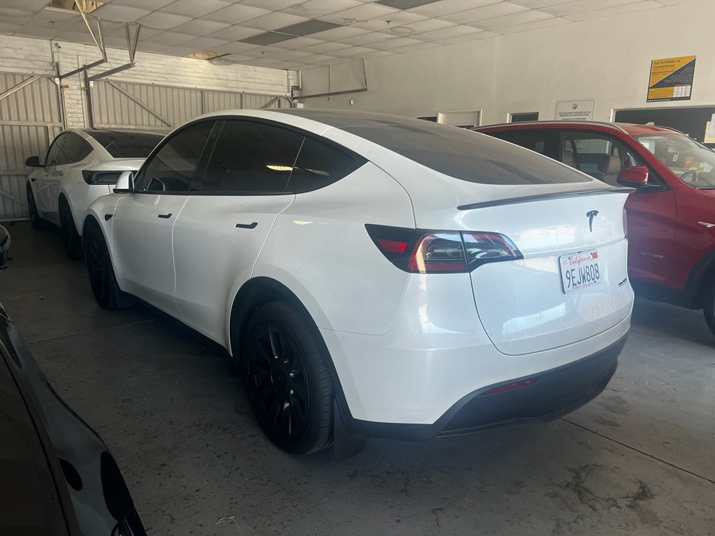 Used 2023 Tesla Model Y Long Range AWD/4WD image 3