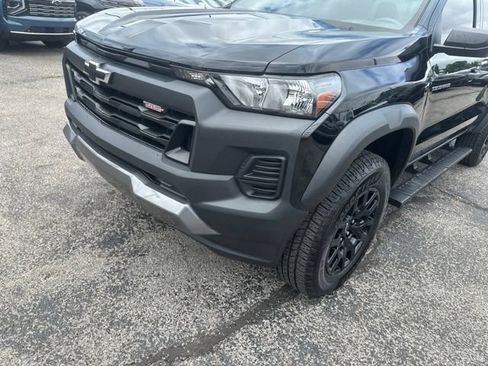 Used 2024 Chevrolet Colorado Trail Boss w/ Advanced Trailering Package AWD/4WD image 9