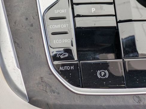 Used 2025 BMW X7 xDrive40i w/ Executive Package image 27