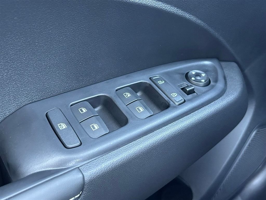 New 2026 Hyundai Venue SEL FWD image 13