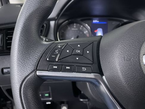 Used 2021 Nissan Rogue Sport S image 25