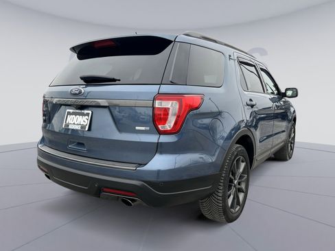 Used 2018 Ford Explorer XLT w/ Equipment Group 202A image 7