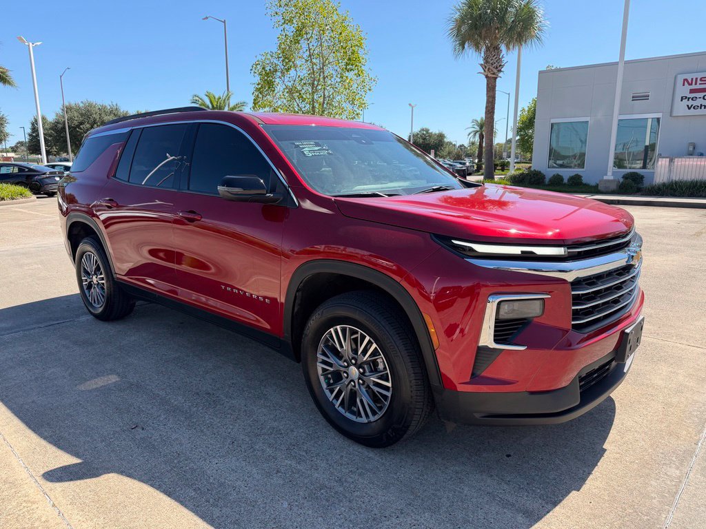 Used 2025 Chevrolet Traverse LT FWD image 7