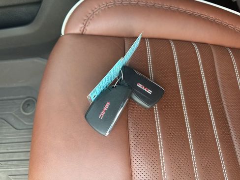 Used 2025 GMC Sierra 1500 Denali Ultimate image 41