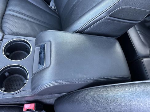 Used 2015 Lincoln MKX Base 4dr SUV w/ Equipment Group 102A image 28