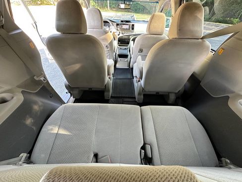 Used 2013 Toyota Sienna LE image 15