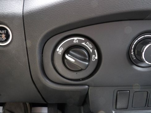 Used 2024 Nissan Frontier S AWD/4WD image 12