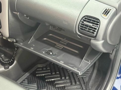 Used 2005 Dodge Neon SXT image 22