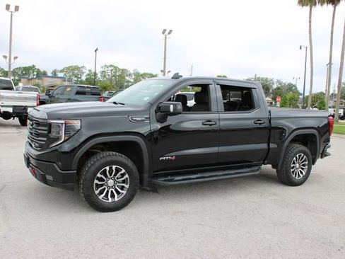 Used 2023 GMC Sierra 1500 AT4 w/ AT4 Premium Package AWD/4WD image 5