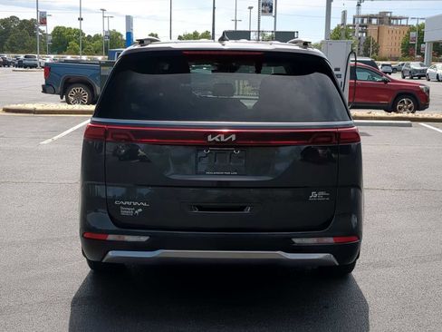 Used 2023 Kia Carnival SX FWD image 7