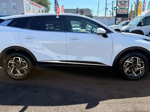 Used 2025 Kia Sportage LX FWD image 11