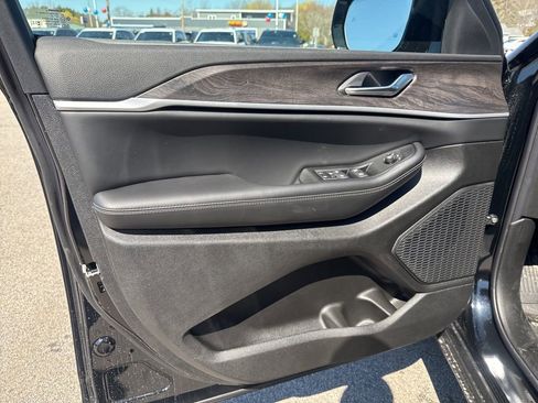 New 2026 Jeep Grand Cherokee Altitude image 20